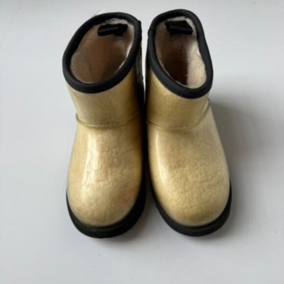 UGG Kids Classic Clear Cream Black Mini II Boots Size 12 | Waterproof Shearling - Picture 2 of 7